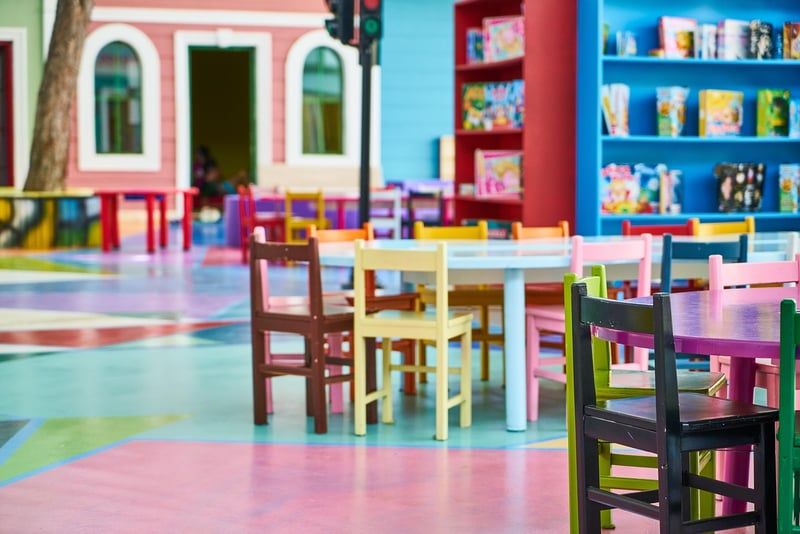 Comment choisir la première école maternelle de son enfant en 2026 : guide pratique